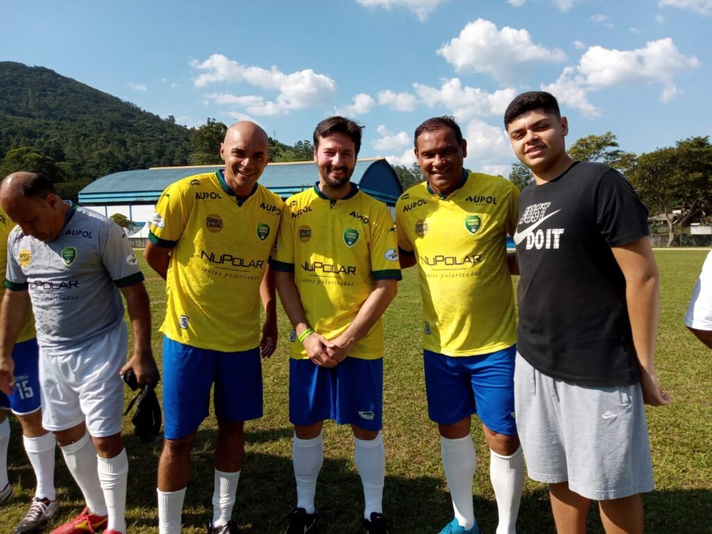 Fome: Jogadores reunidos