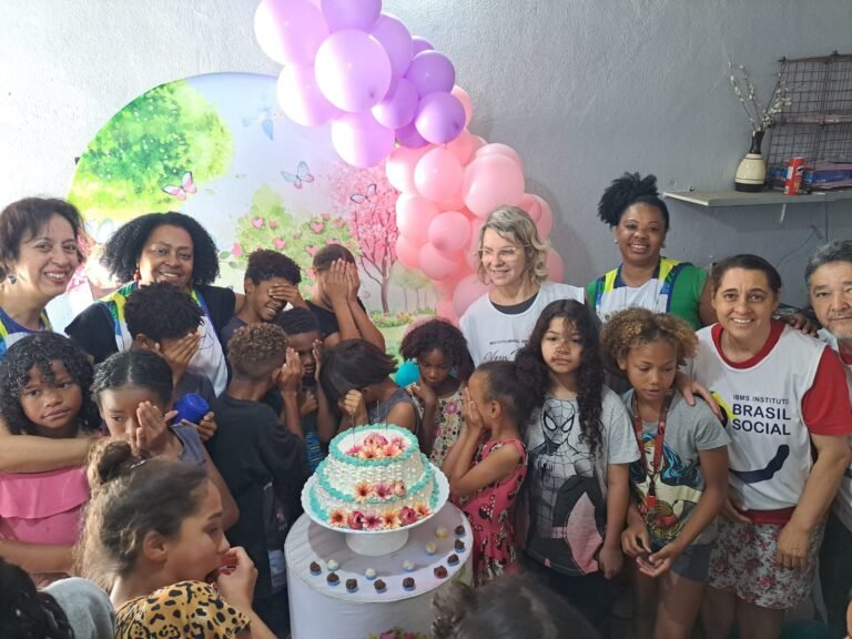 Festa de Aniversário na Associação Deus Pelejará Por Nós Celebra a Alegria das Crianças