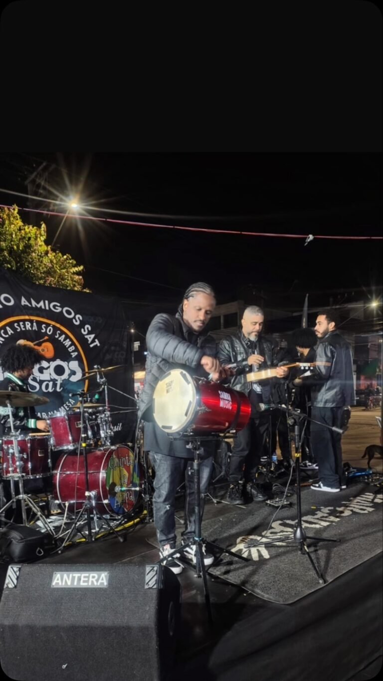 Evento de louvor e música reúne comunidade na Praça Maicon com apoio do Instituto Brasil + Social